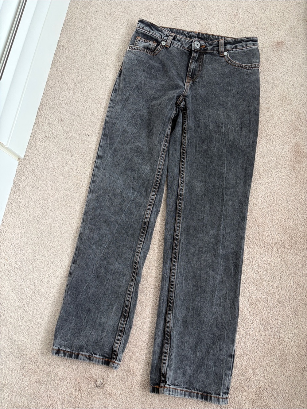 H&M Women's Straight-Leg Washed Black Jeans
